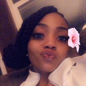 Meet your Posher, Ebonie